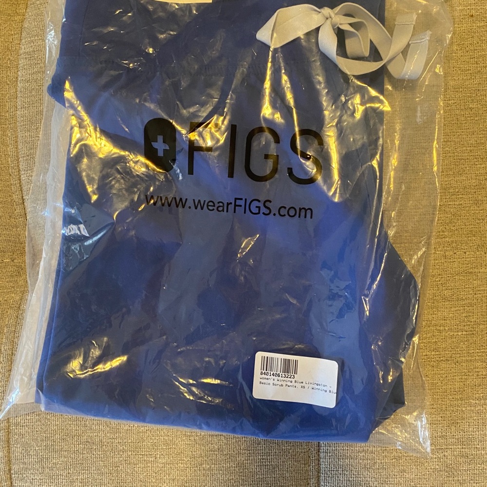 XS Winning Blue Livingston Figs Scrubs Bottoms